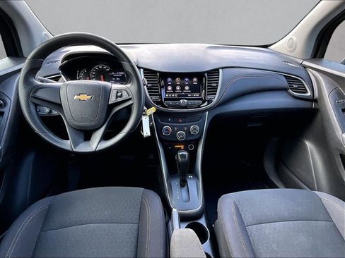 Used 2020 Chevrolet Trax LS FWD image 16
