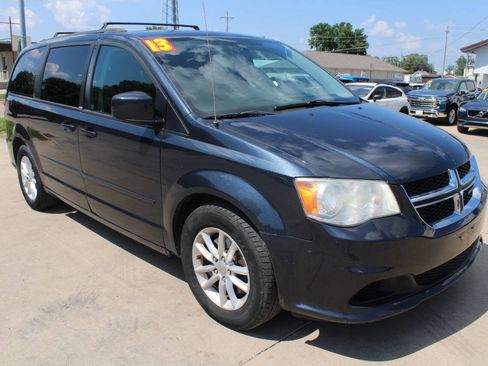 Used 2013 Dodge Grand Caravan SXT w/ Rear Park Assist Pkg FWD image 8