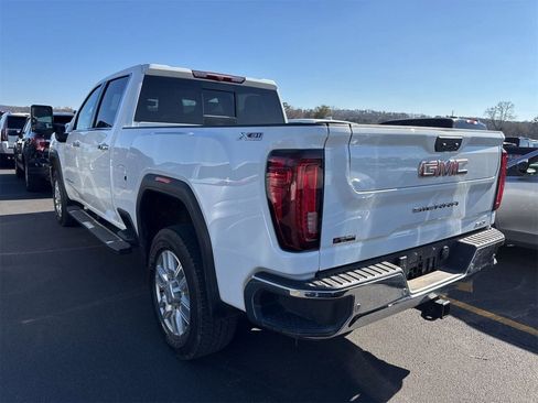 Used 2023 GMC Sierra 2500 SLT w/ SLT Premium Package image 3