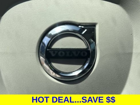 Used 2024 Volvo XC60 B5 Plus AWD/4WD image 22