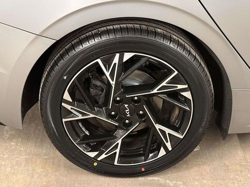 Used 2025 Kia K5 GT-Line w/ GT-Line Premium Package image 12