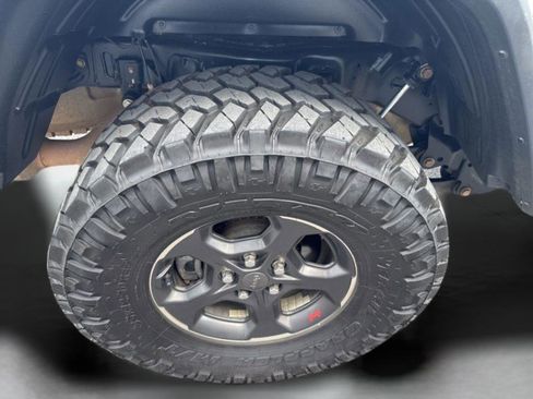 Used 2021 Jeep Gladiator Rubicon w/ Safety Group image 20