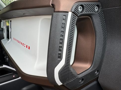 Used 2023 Ford Bronco Heritage Edition image 50