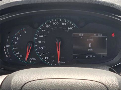 Used 2022 Chevrolet Trax LT w/ LT Convenience Package AWD/4WD image 11