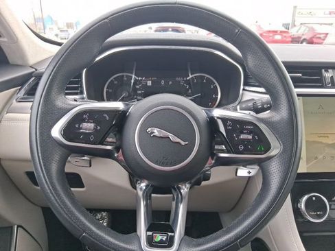 Used 2023 Jaguar F-PACE R-Dynamic S AWD/4WD image 17