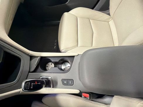 Used 2017 Cadillac XT5 Premium Luxury FWD image 19