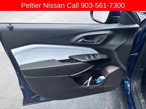 Used 2024 Chevrolet Trax LT w/ LT Convenience Package FWD image 9