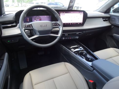 New 2026 Audi Q3 quattro 2.0T AWD/4WD image 5