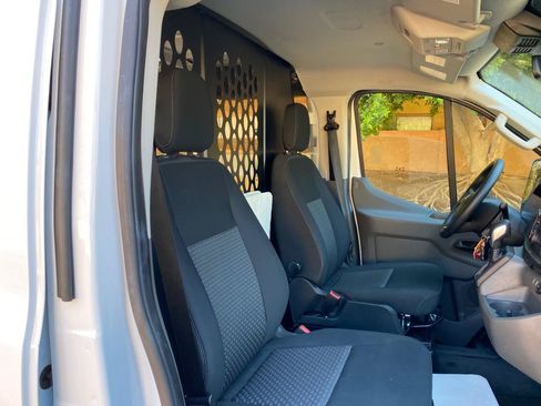 Used 2025 Ford Transit 250 Low Roof w/ Exterior Upgrade Package RWD image 32