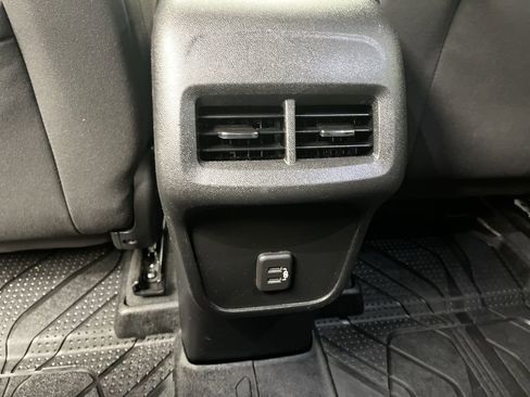 Used 2020 Chevrolet Equinox LT image 11