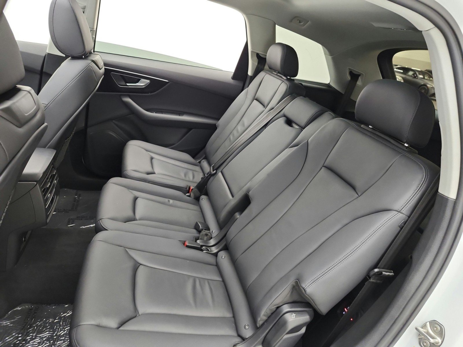 Used 2023 Audi Q7 2.0T Premium w/ Convenience Package AWD/4WD image 16