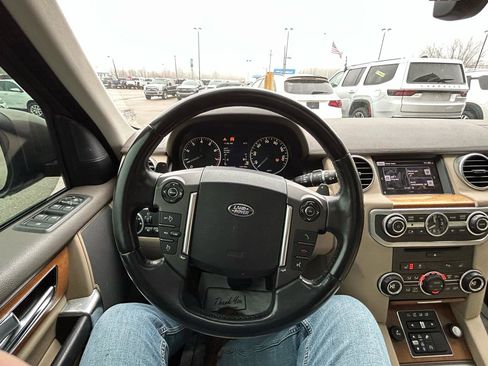 Used 2016 Land Rover LR4 HSE image 30