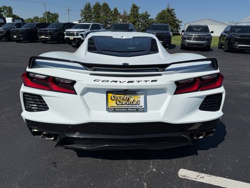 Used 2020 Chevrolet Corvette Stingray Preferred Cpe w/ 2LT Preferred Equipment Group RWD image 7