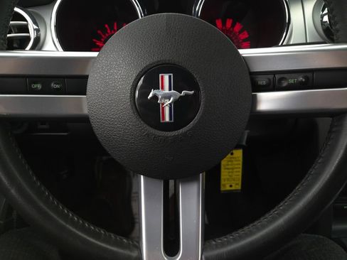 Used 2006 Ford Mustang GT Premium image 18