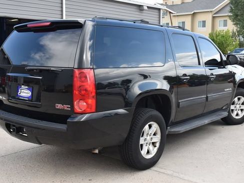 Used 2011 GMC Yukon XL SLT w/ SLT-2 Equipment Package AWD/4WD image 5