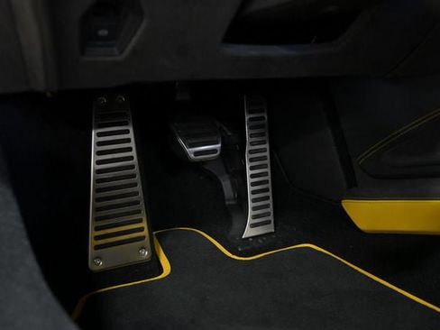 Used 2024 Lamborghini Revuelto image 63