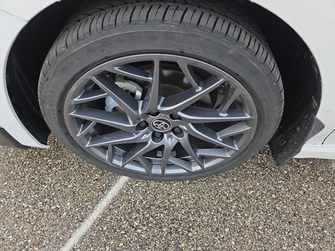 Used 2025 Toyota Camry SE image 5