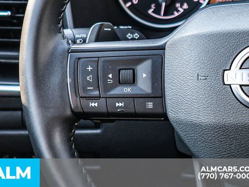 Used 2025 Nissan Rogue SV image 35