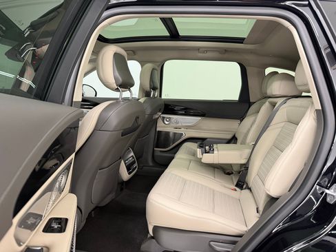 Used 2025 Lincoln Nautilus Reserve AWD/4WD image 14