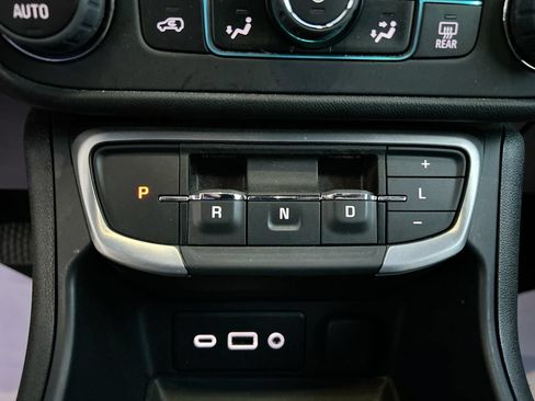 Used 2024 GMC Terrain SLE w/ Driver Convenience Package AWD/4WD image 19