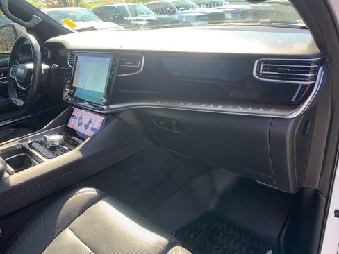 Used 2022 Jeep Grand Wagoneer Series I AWD/4WD image 11