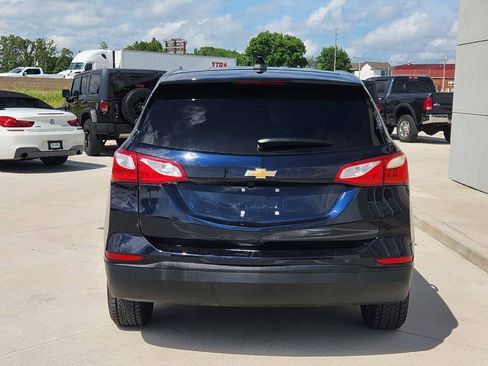 Used 2020 Chevrolet Equinox LS w/ LS Convenience Package FWD image 5