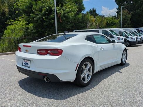 Used 2023 Chevrolet Camaro LT image 4
