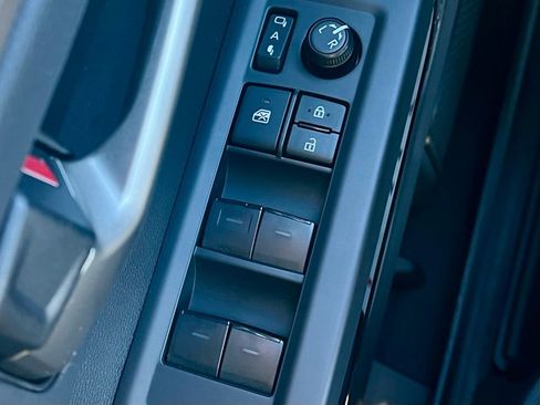 Used 2025 Toyota Tundra Limited image 31