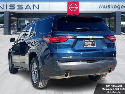 Used 2023 Chevrolet Traverse LT image 4
