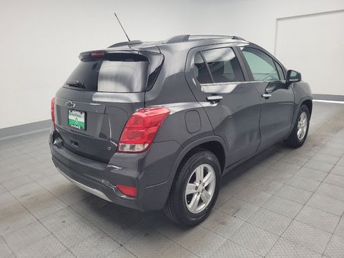 Used 2020 Chevrolet Trax LT w/ LT Convenience Package FWD image 9