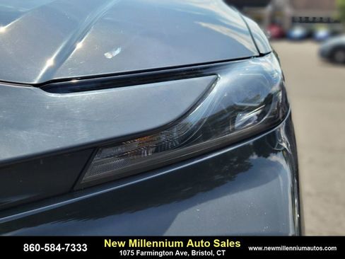 Used 2025 Toyota Camry SE image 10