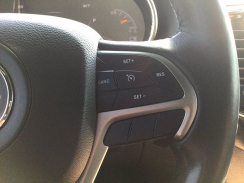 Used 2019 Jeep Grand Cherokee Altitude AWD/4WD image 38