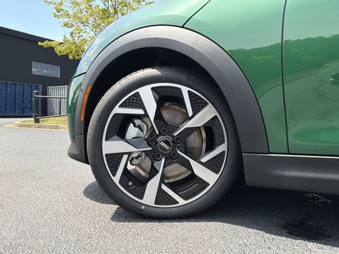 New 2026 MINI Cooper 2-Door Hardtop FWD image 18