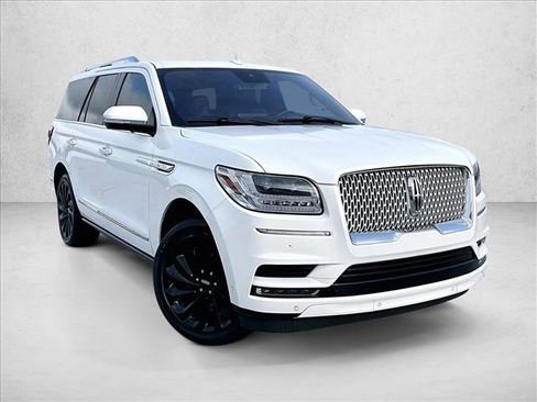 Used 2020 Lincoln Navigator Reserve w/ Equipment Group 208A Reserve image 12