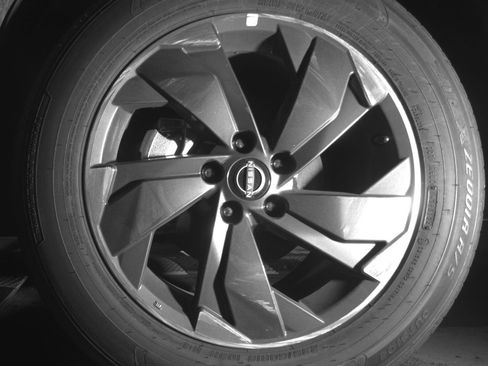 Used 2025 Nissan Rogue SV FWD image 12