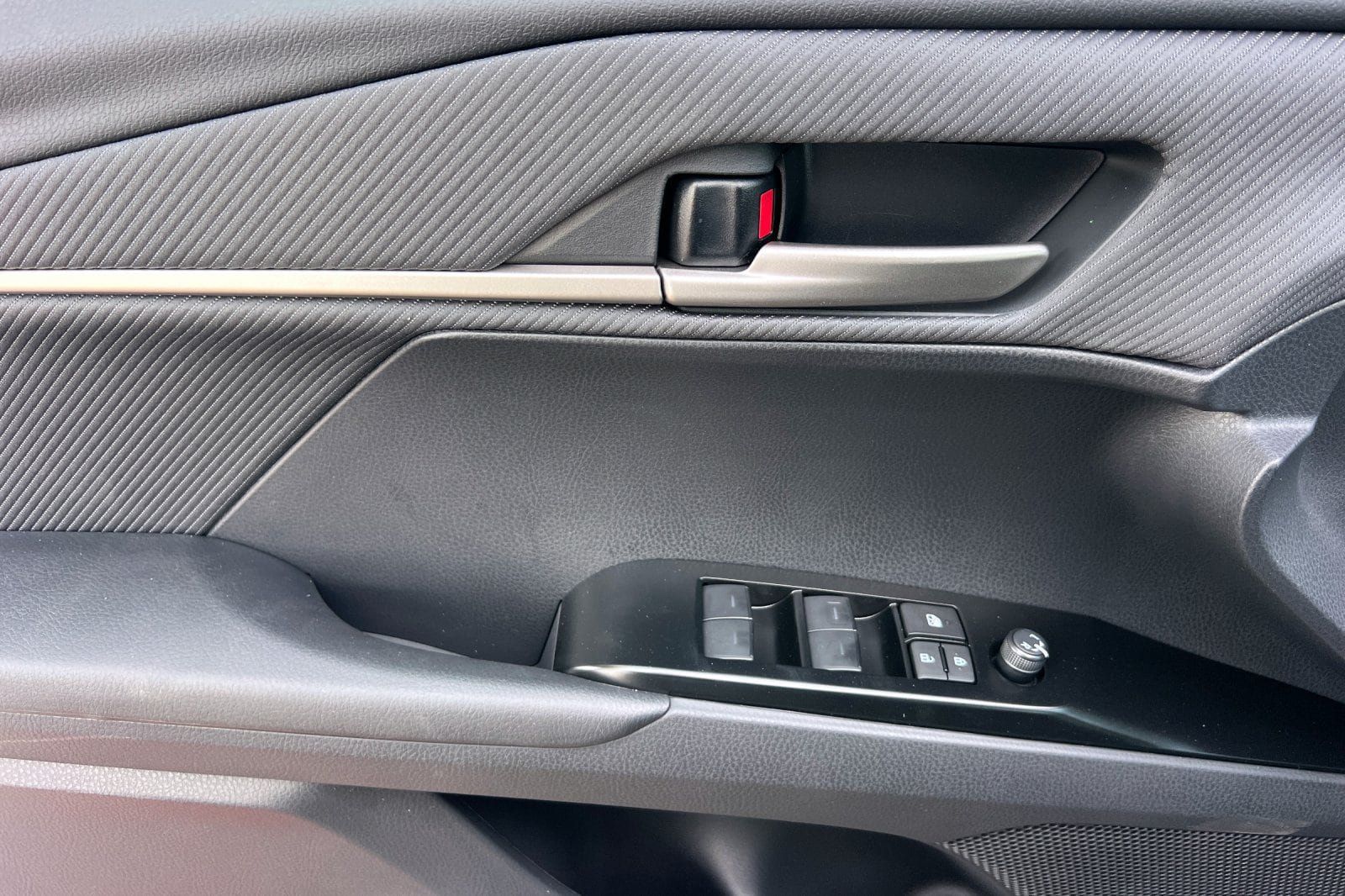New 2026 Toyota Camry SE FWD image 10