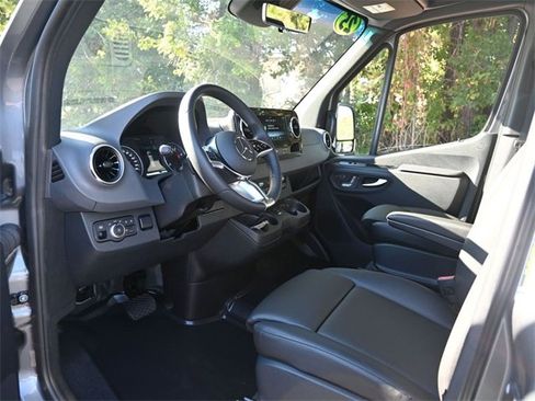 Used 2025 Mercedes-Benz Sprinter 2500 image 14