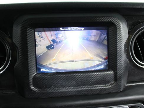 Used 2020 Jeep Wrangler Unlimited Sport image 21