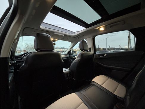 Used 2021 Ford Escape Titanium w/ Titanium Elite Package image 17