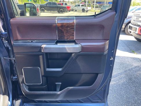 Used 2016 Ford F150 Platinum w/ Equipment Group 701A Luxury AWD/4WD image 32