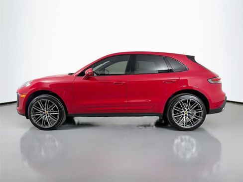 Certified 2026 Porsche Macan AWD/4WD image 2