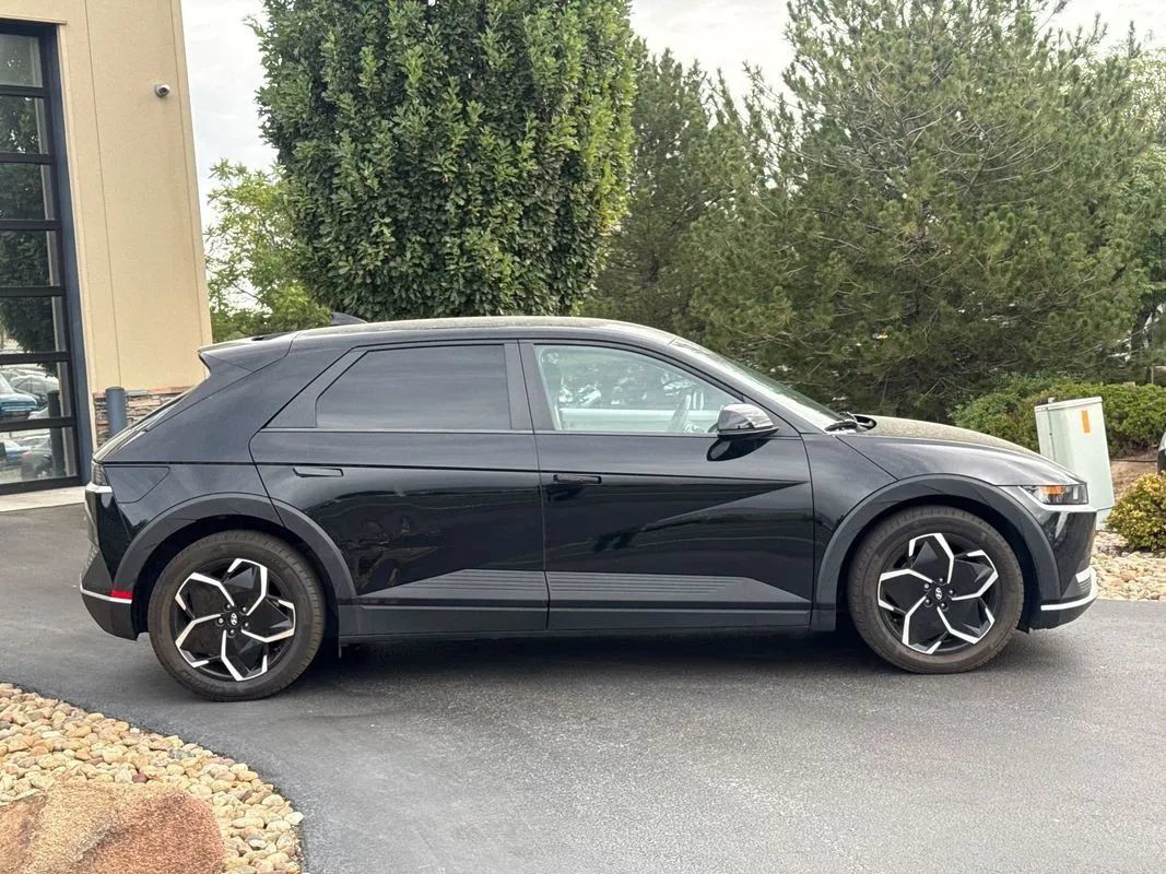Used 2024 Hyundai Ioniq 5 SEL AWD/4WD image 18