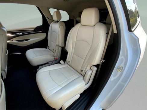 Used 2022 Buick Enclave Essence image 26
