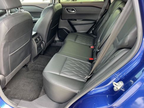 Used 2023 Nissan Rogue Platinum AWD/4WD image 21