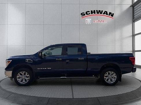 Used 2019 Nissan Titan SV w/ SV Convenience Package AWD/4WD image 7