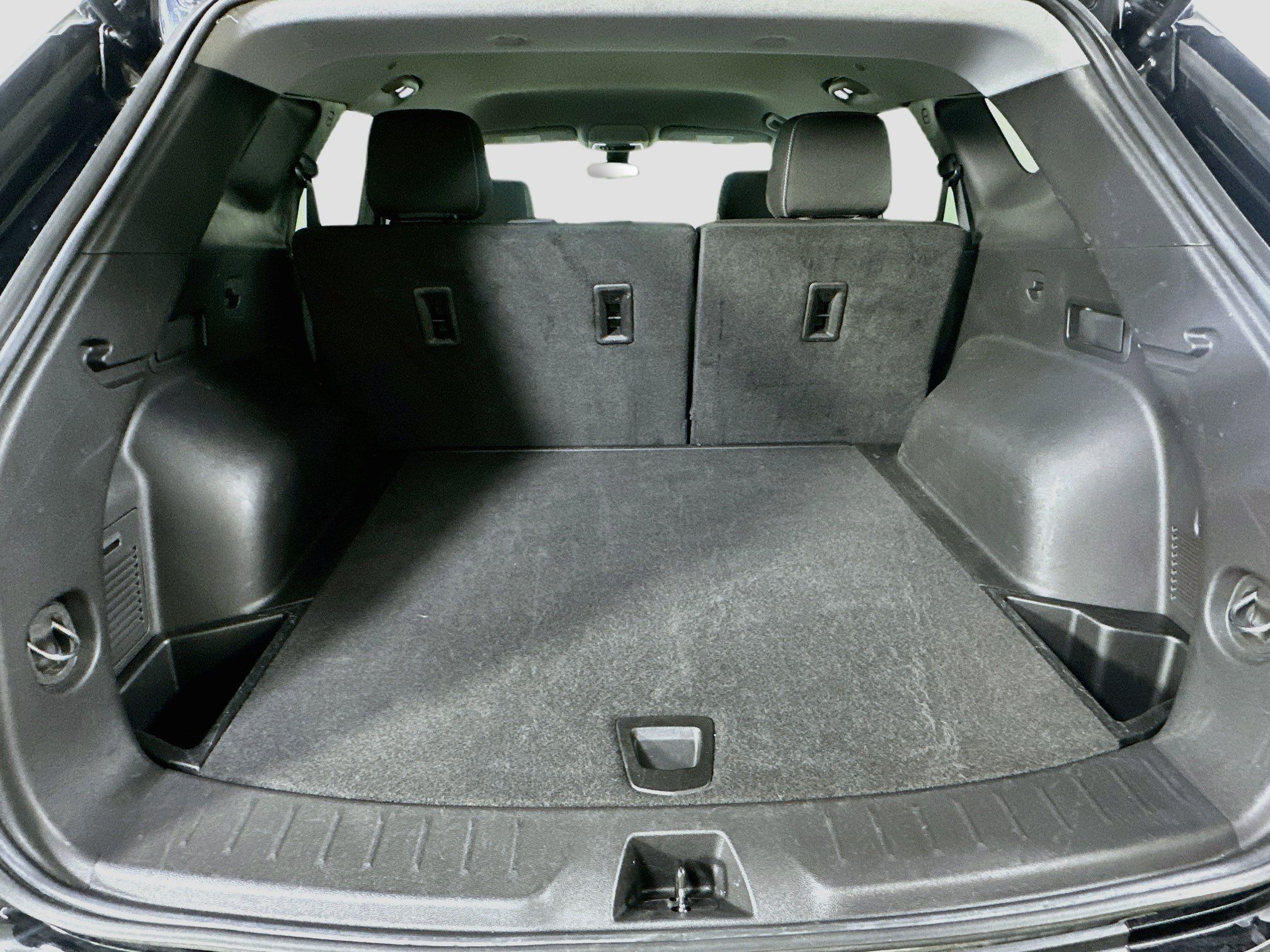 Used 2025 Chevrolet Blazer LT FWD image 28