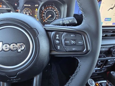 New 2025 Jeep Gladiator Rubicon image 20