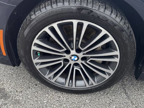 Used 2018 BMW 540i xDrive w/ Premium Package image 13