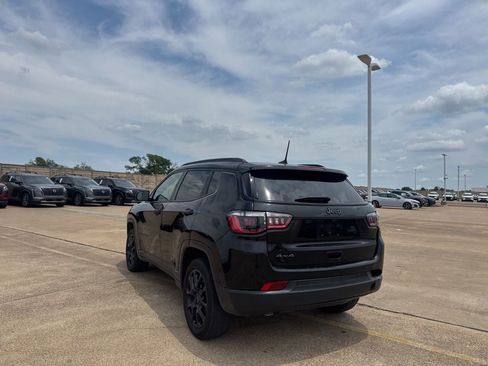 Used 2025 Jeep Compass Latitude w/ Altitude Special Edition AWD/4WD image 16