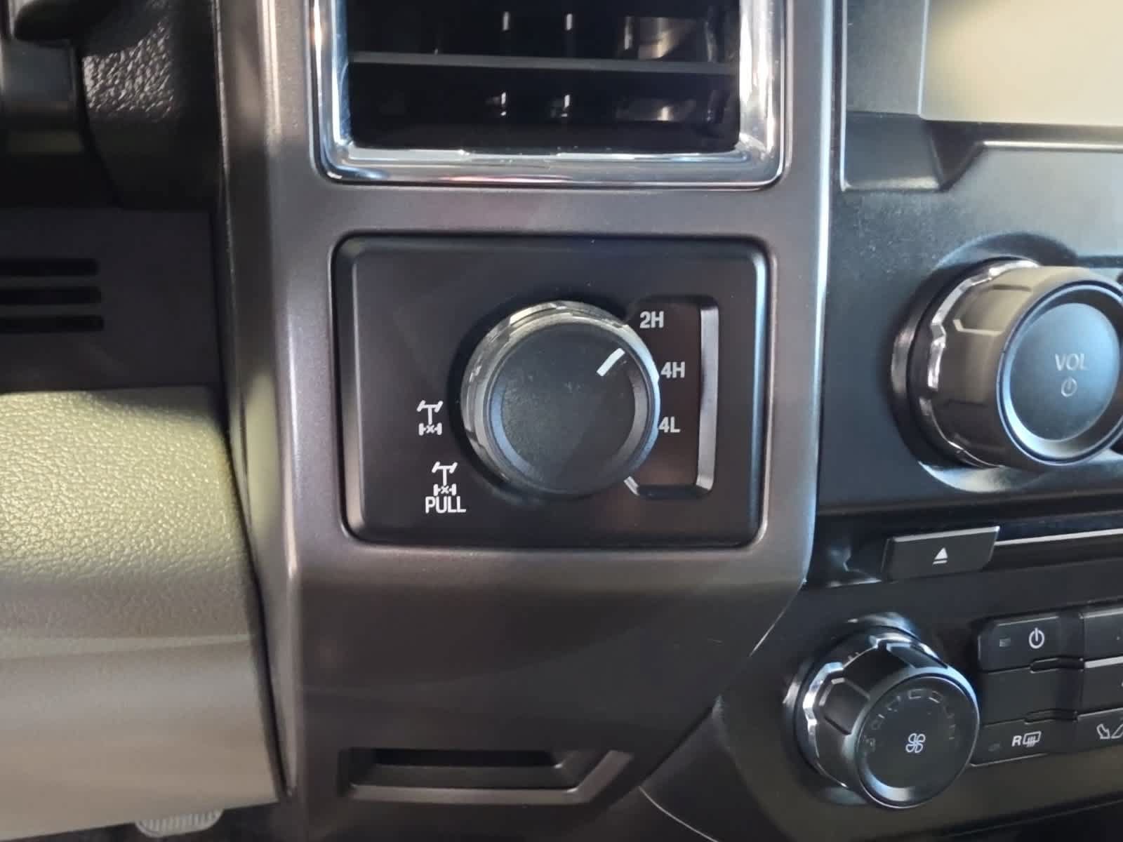 Used 2015 Ford F150 XLT w/ Equipment Group 301A Mid AWD/4WD image 28